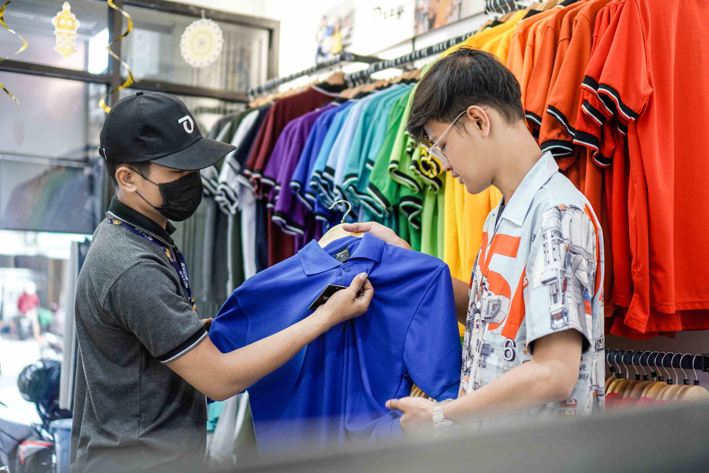 Outlet Ozzy Clothing Sukses Menarik Hati Pelanggan, Tempat Terbaik untuk Menemukan Kaos Polo Berkualitas!